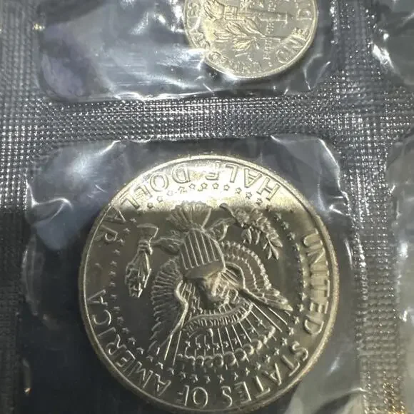 1972 U.S. Uncirculated Coin Set Mint Original Government Packaging OGP - Picture 4 of 10